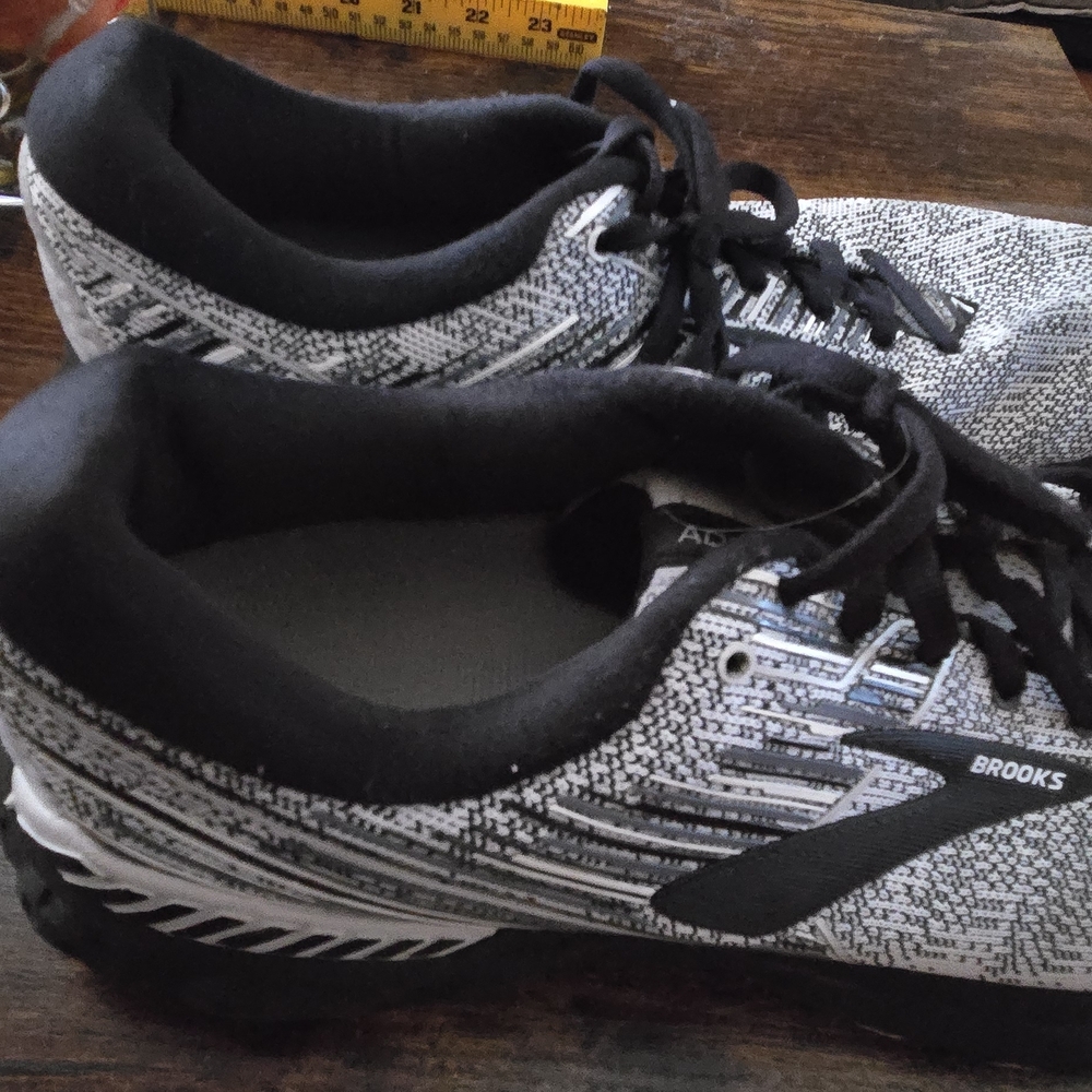 Brooks Women's Black and Gray Running Shoes